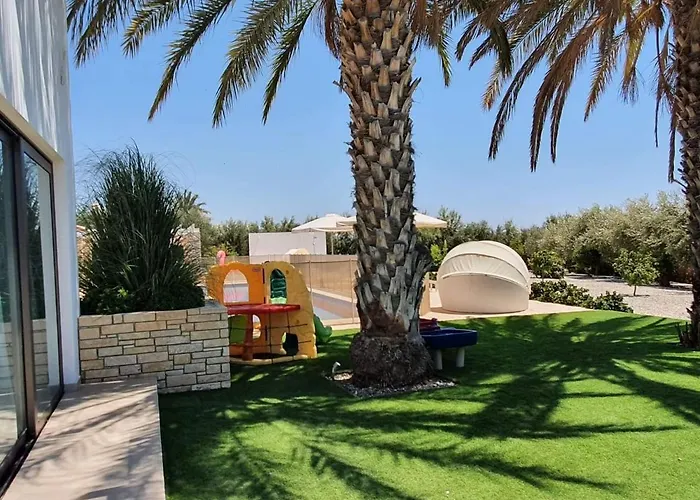 ヴィラ The Family Nest In Cyprus パ フォス