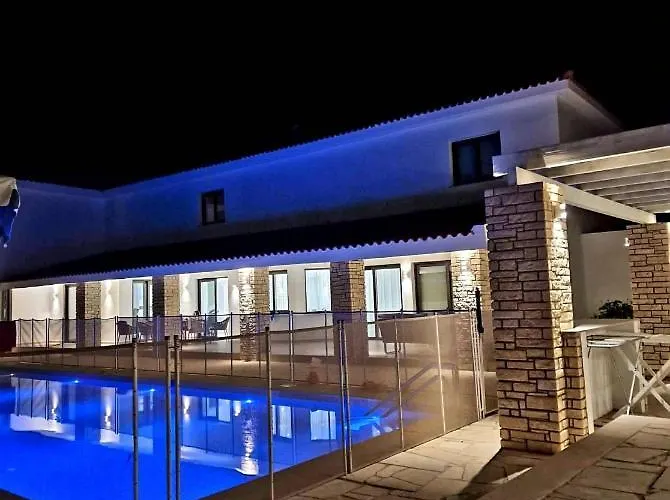 ヴィラ The Family Nest In Cyprus *