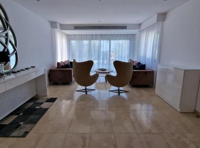 ヴィラ The Family Nest In Cyprus