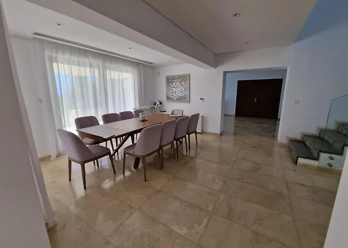 ヴィラ The Family Nest In Cyprus